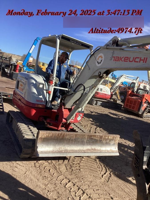 2020 TAKEUCHI TB235-2R