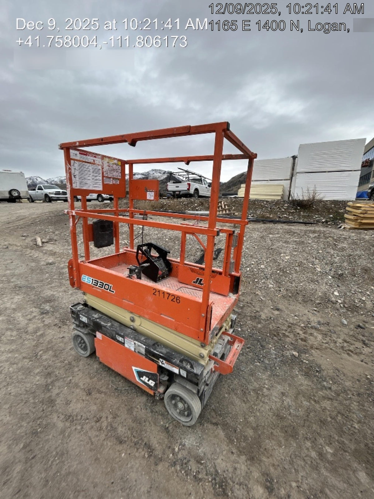 2022 JLG ES1330L