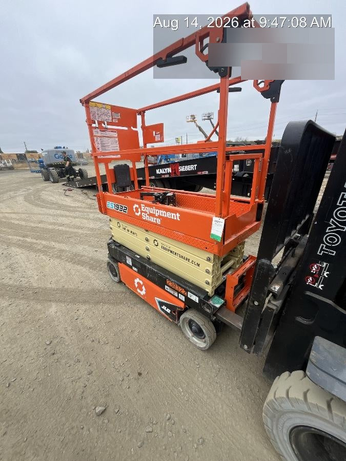2022 JLG ES1932