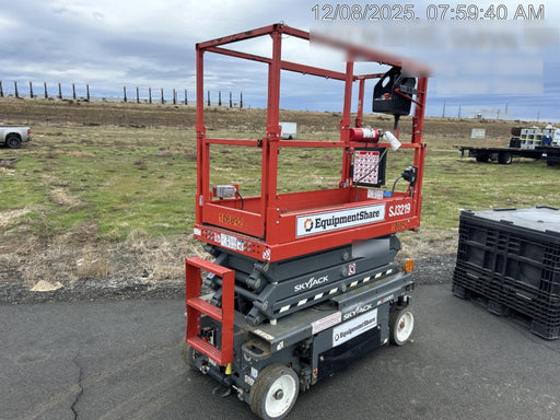 2020 Skyjack SJIII-3219 Solid NM Tires, Half height spring hinged entry gate, Dual Beacons, 800W Inverter