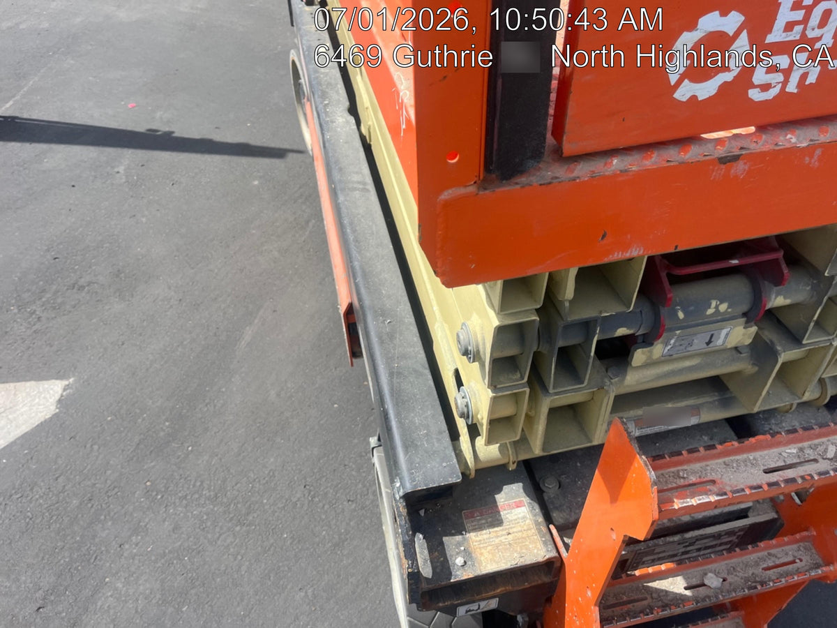 2022 JLG ES2632