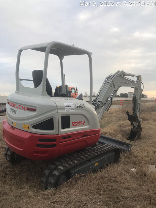 2021 TAKEUCHI TB235-2R
