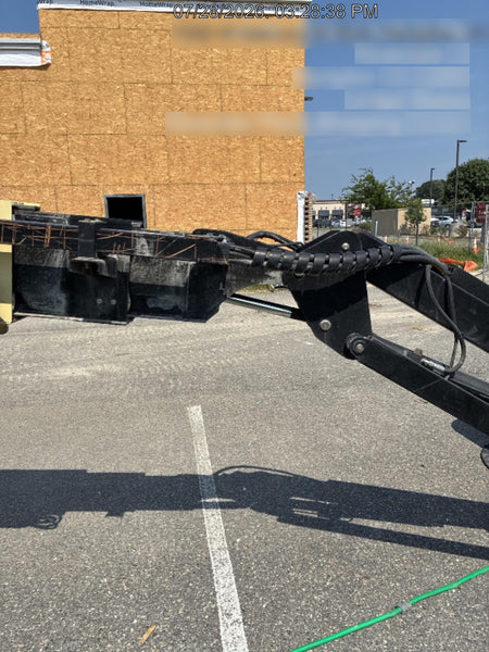 2023 JLG 660SJ