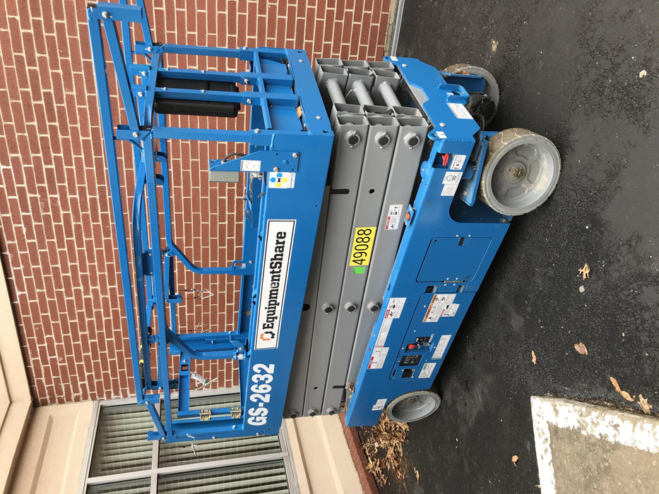 2019 Genie GS-2632 Folding rails with half height swing gate