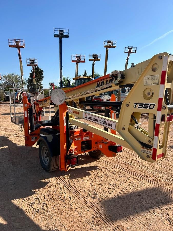 2022 JLG T350