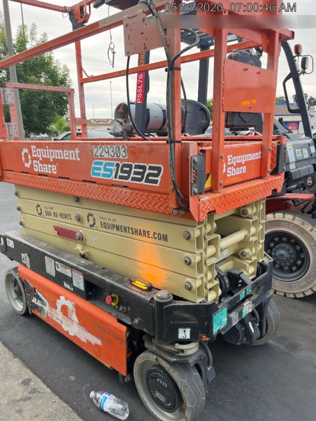 2022 JLG ES1932
