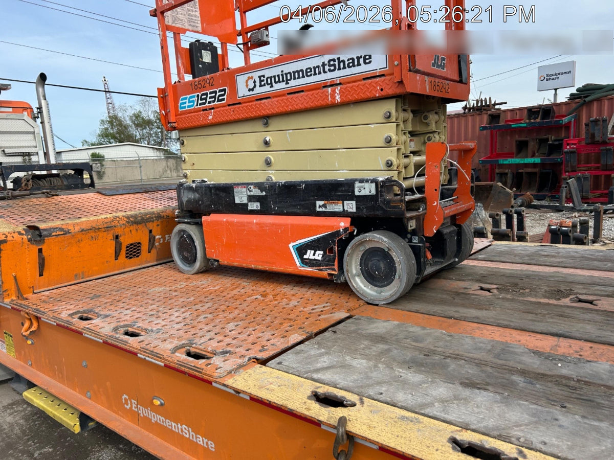 2024 JLG ES1932