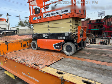 2024 JLG ES1932