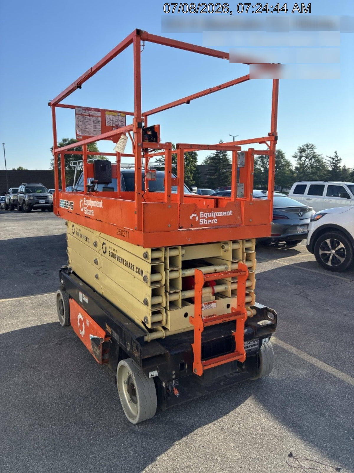2022 JLG ES3246