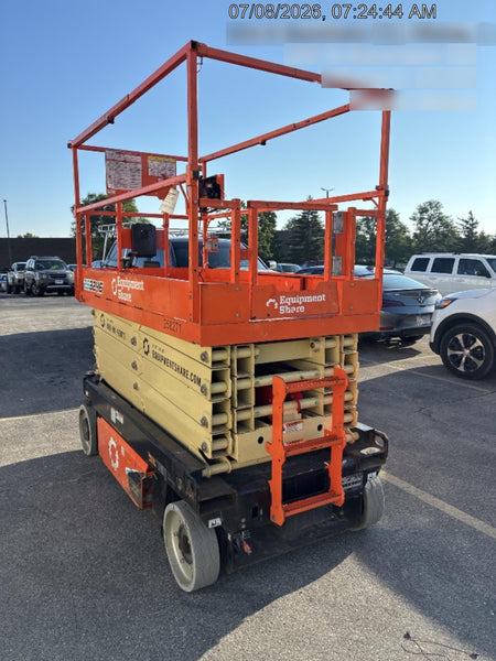 2022 JLG ES3246