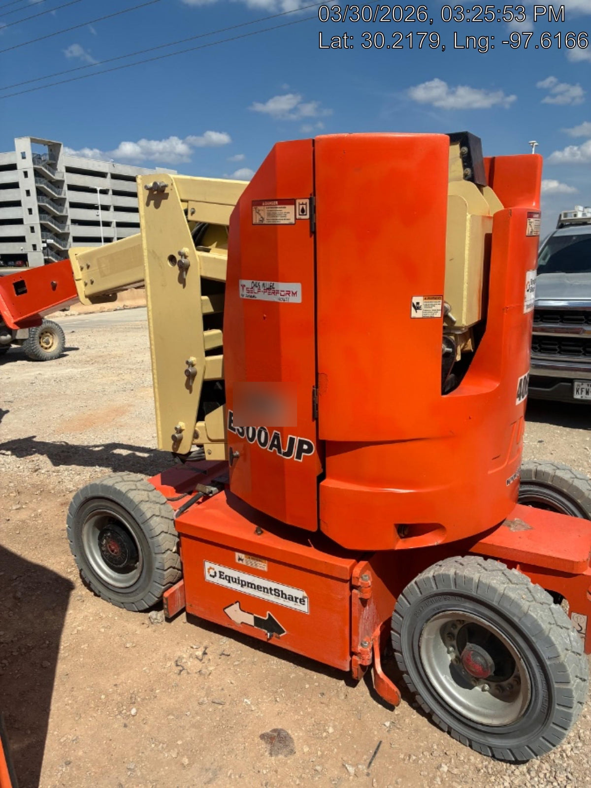 2019 JLG E300AJP
