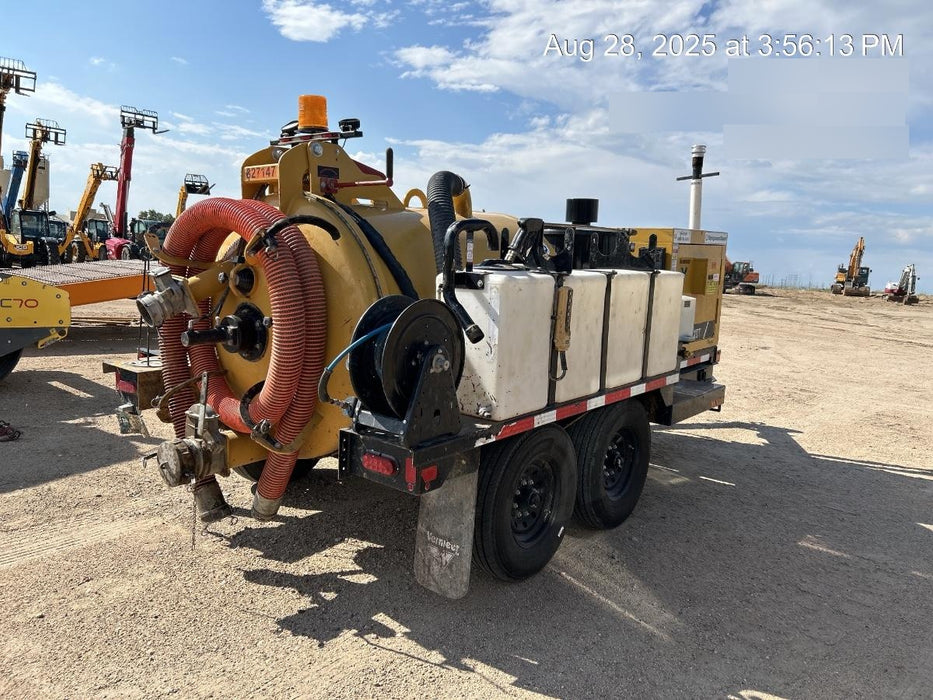 2023 Vac-Tron LP573XDT T4 Koehler Diesel Engine, 500 Gallon Debris Tank, x2 100 Gallon Water Tanks