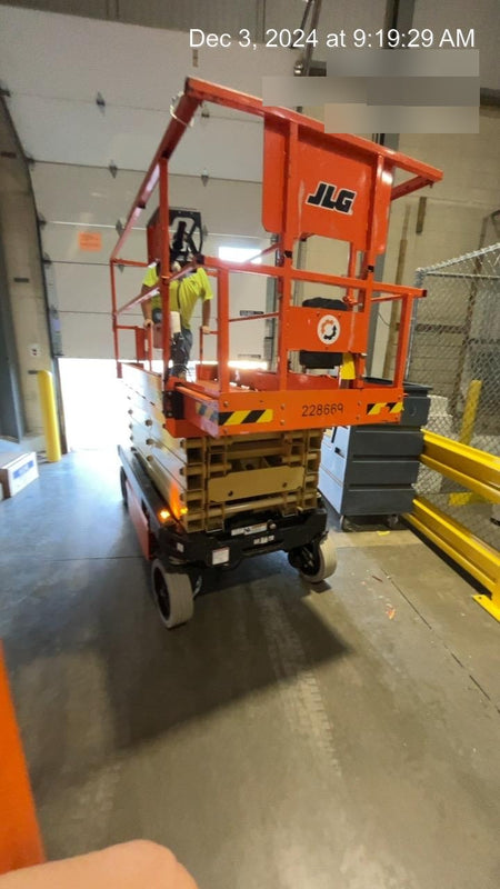 2022 JLG R3246