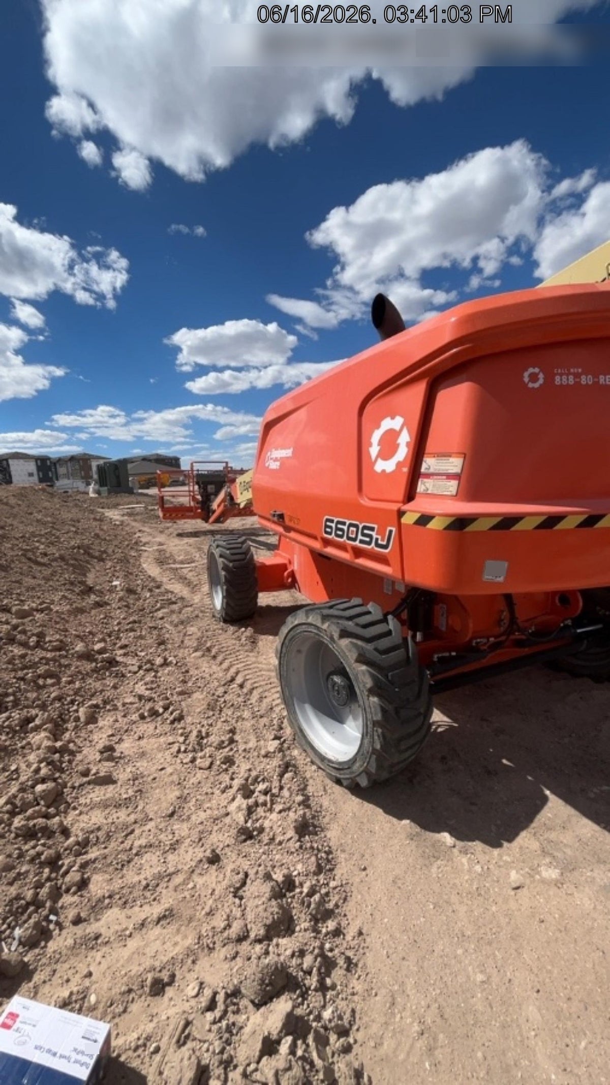 2023 JLG 660SJ