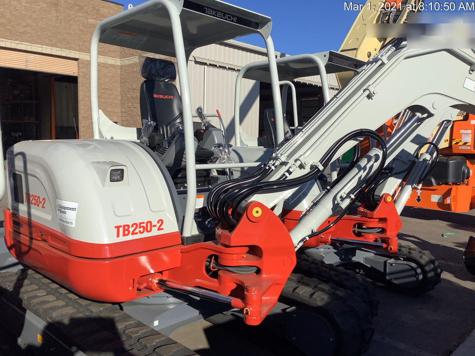 2021 TAKEUCHI TB250-2