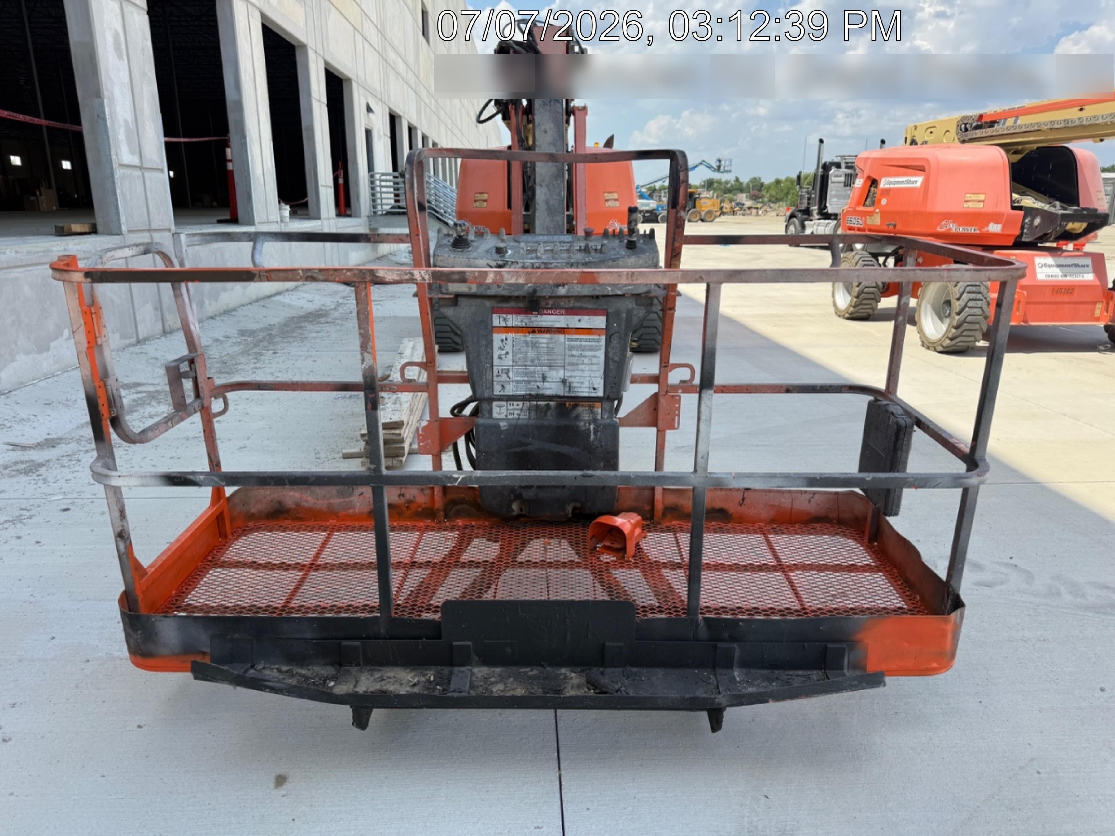 2019 JLG 660SJ