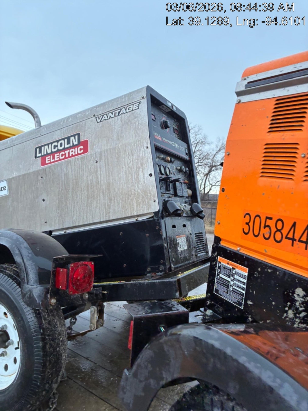 2019 Lincoln Electric Vantage 322 Ready-Pak 3, Two Wheel Trailer, Fender and Light Kit, Cable Rack