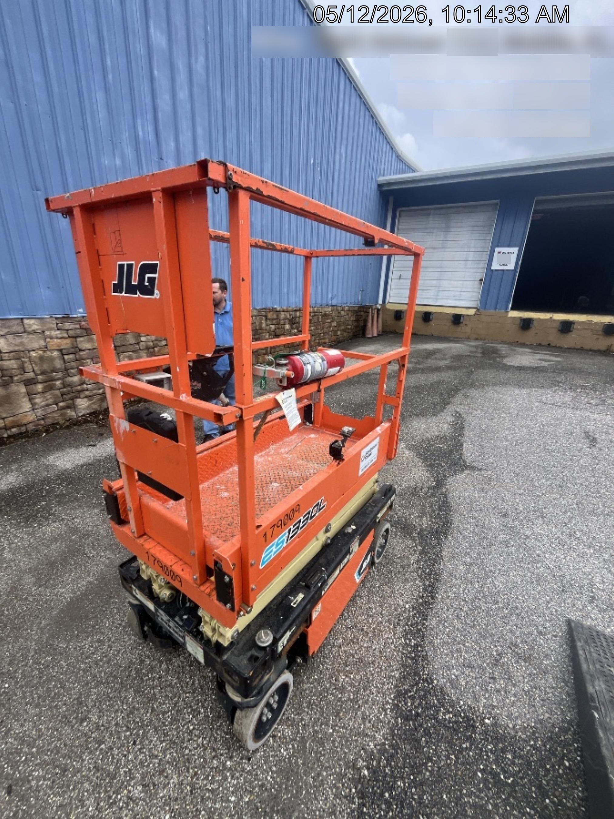 2021 JLG ES1330L