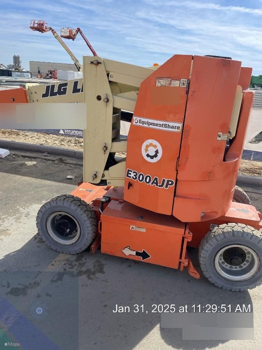 2019 JLG E300AJP