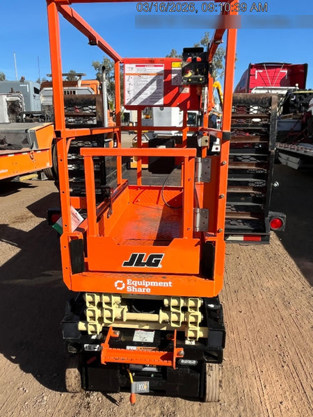 2022 JLG ES1330L