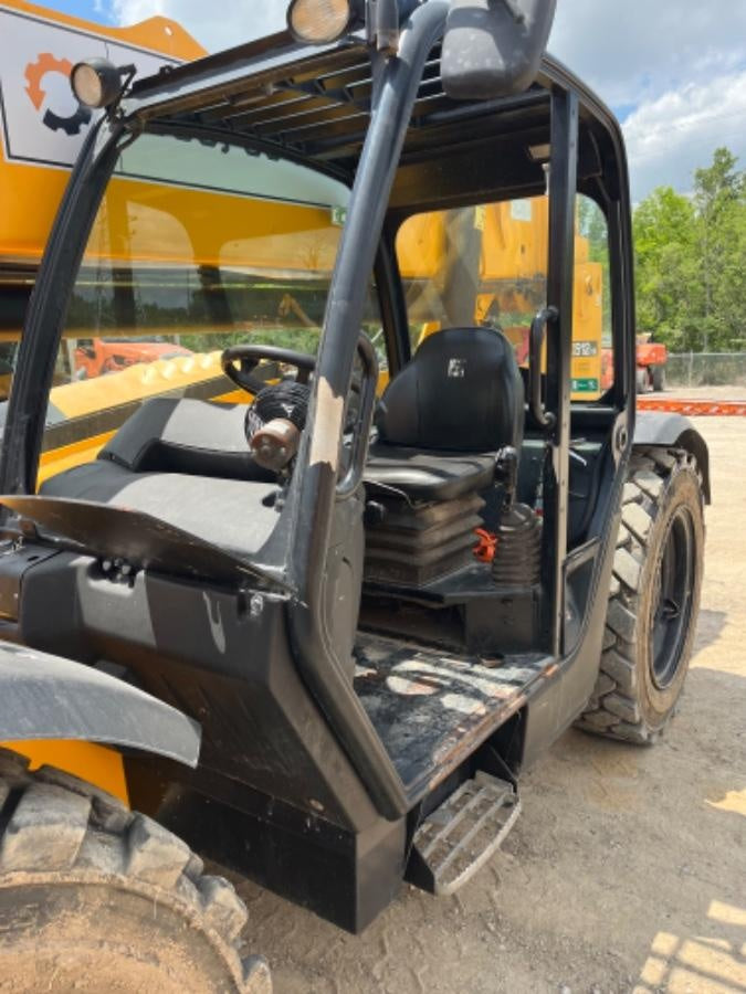 2021 JCB 512-56