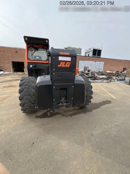 2023 JLG 1732