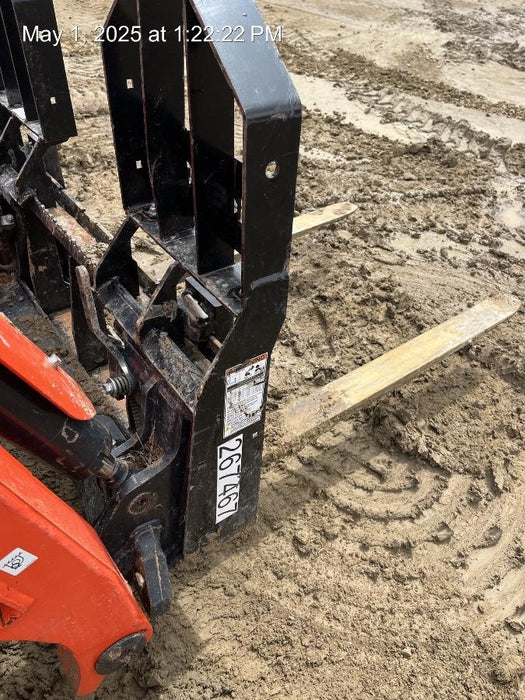 2022 TAKEUCHI 48" Pallet Forks - Takeuchi