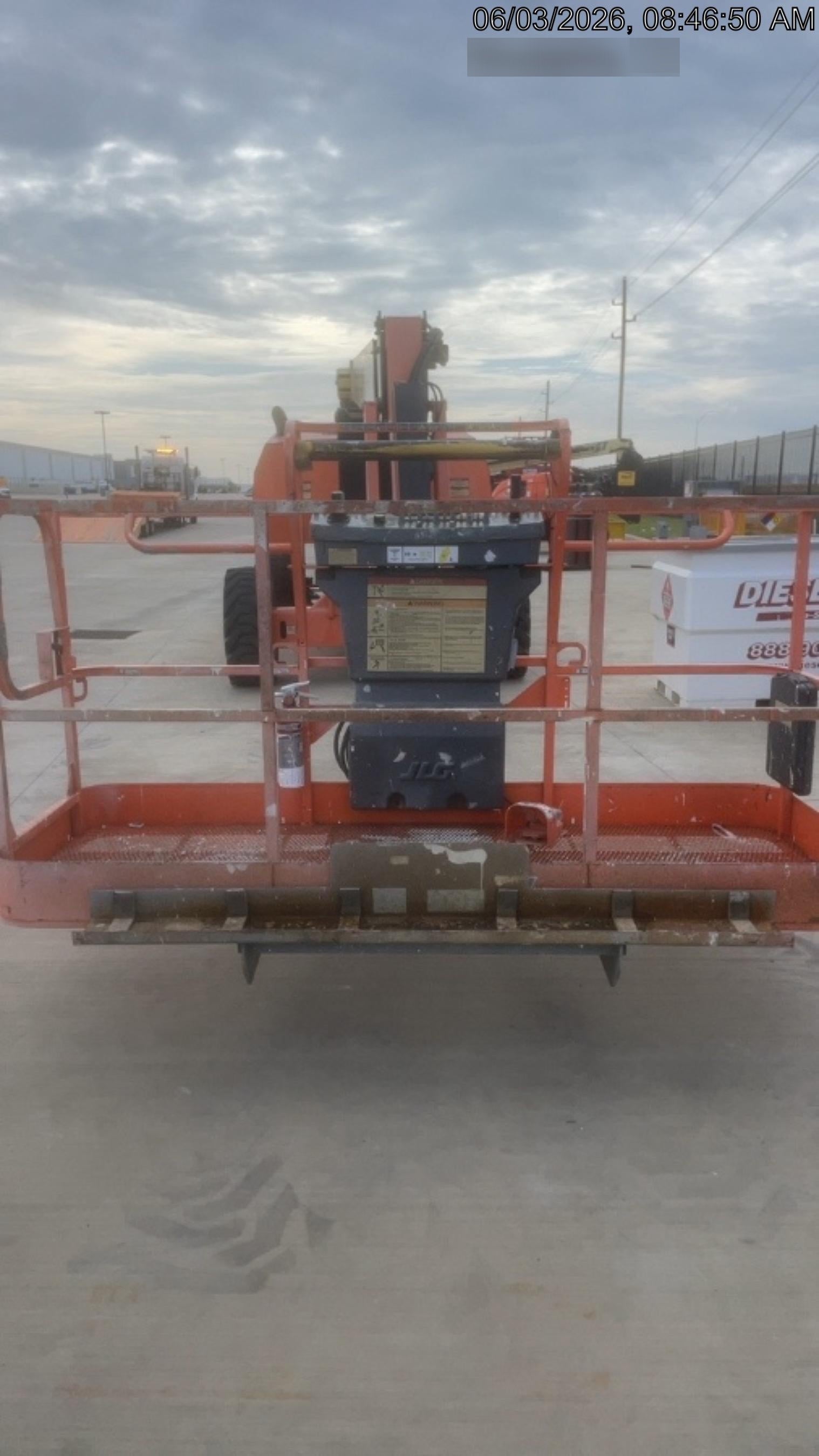2019 JLG 800AJ