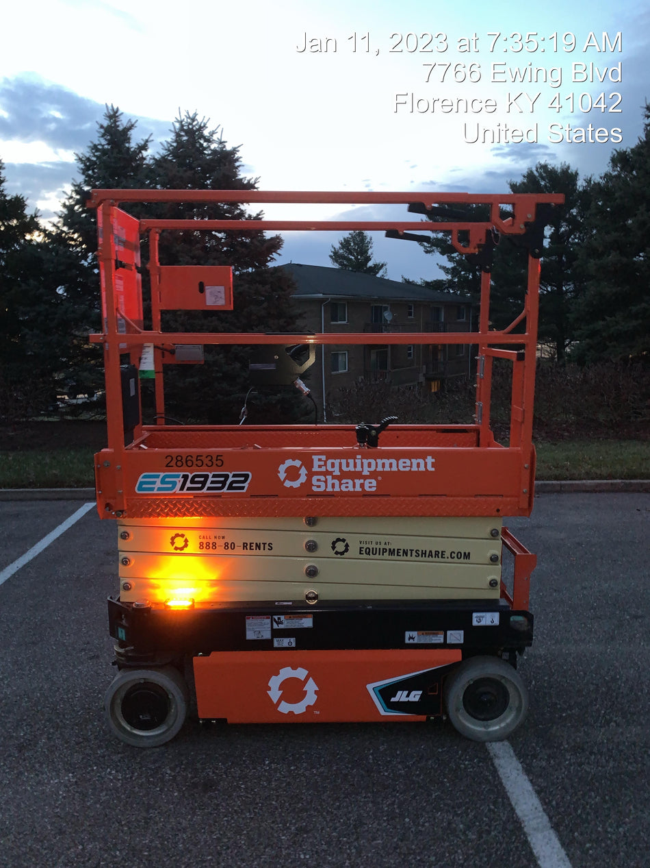 2022 JLG ES1932