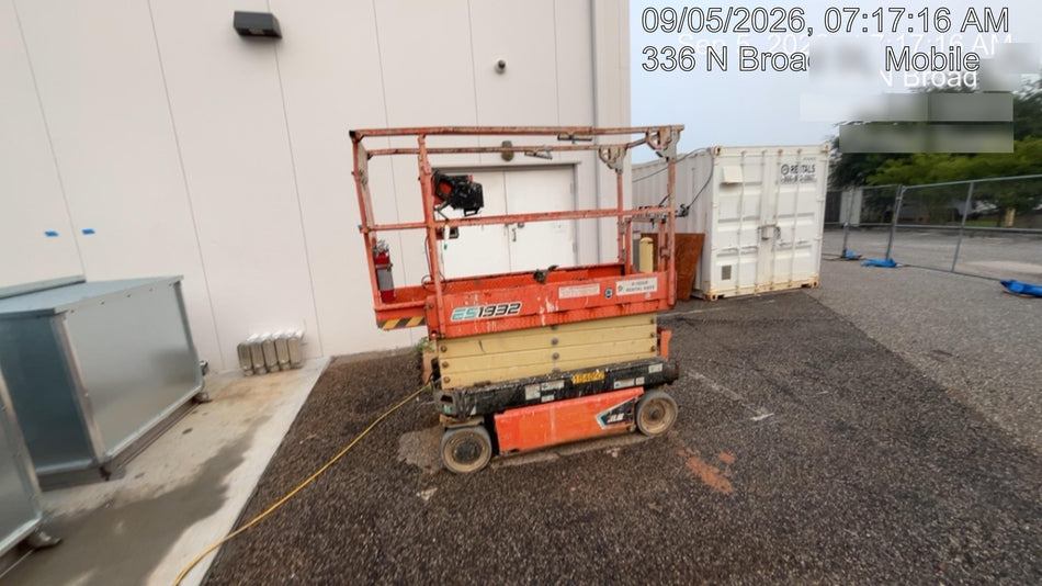 2021 JLG ES1330L