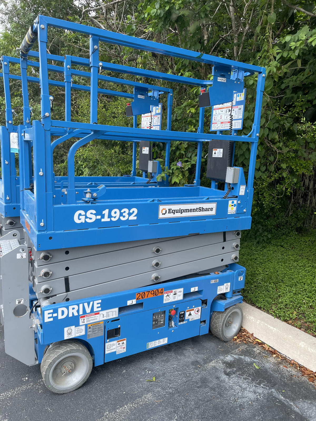 2022 GENIE GS-1932