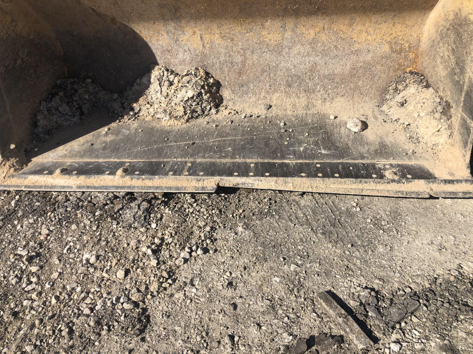 2020 John Deere 524L Cab/Heat/AC, 4th Function Hydraulics w/Hydraulic JRB QC, 2.75 yd Smooth BOE Bucket,Standard Carriage w/ 72" forks