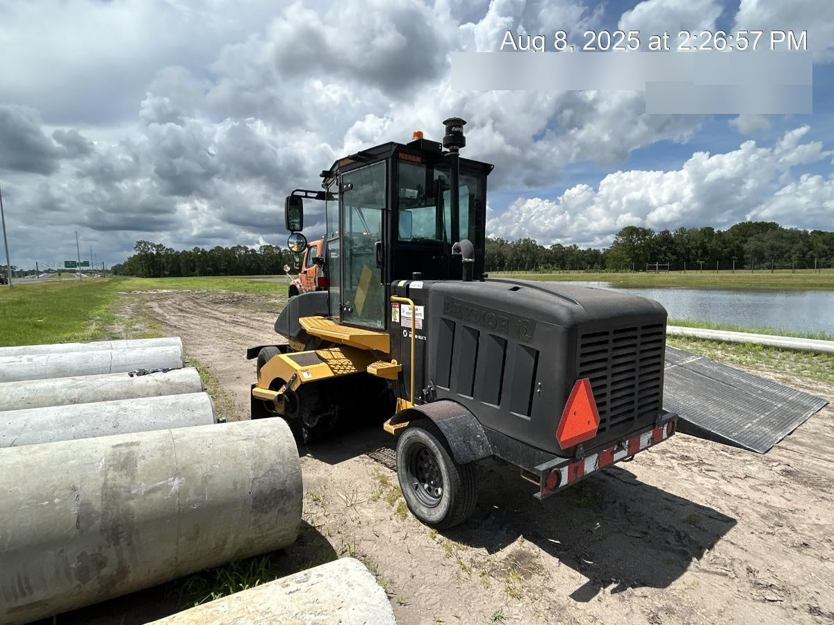 2022 LAYMOR SM450