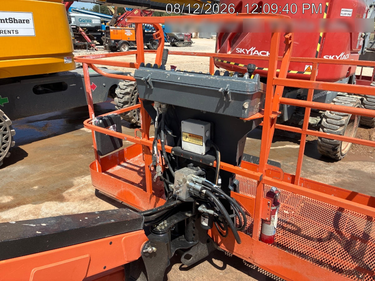 2019 JLG 660SJ