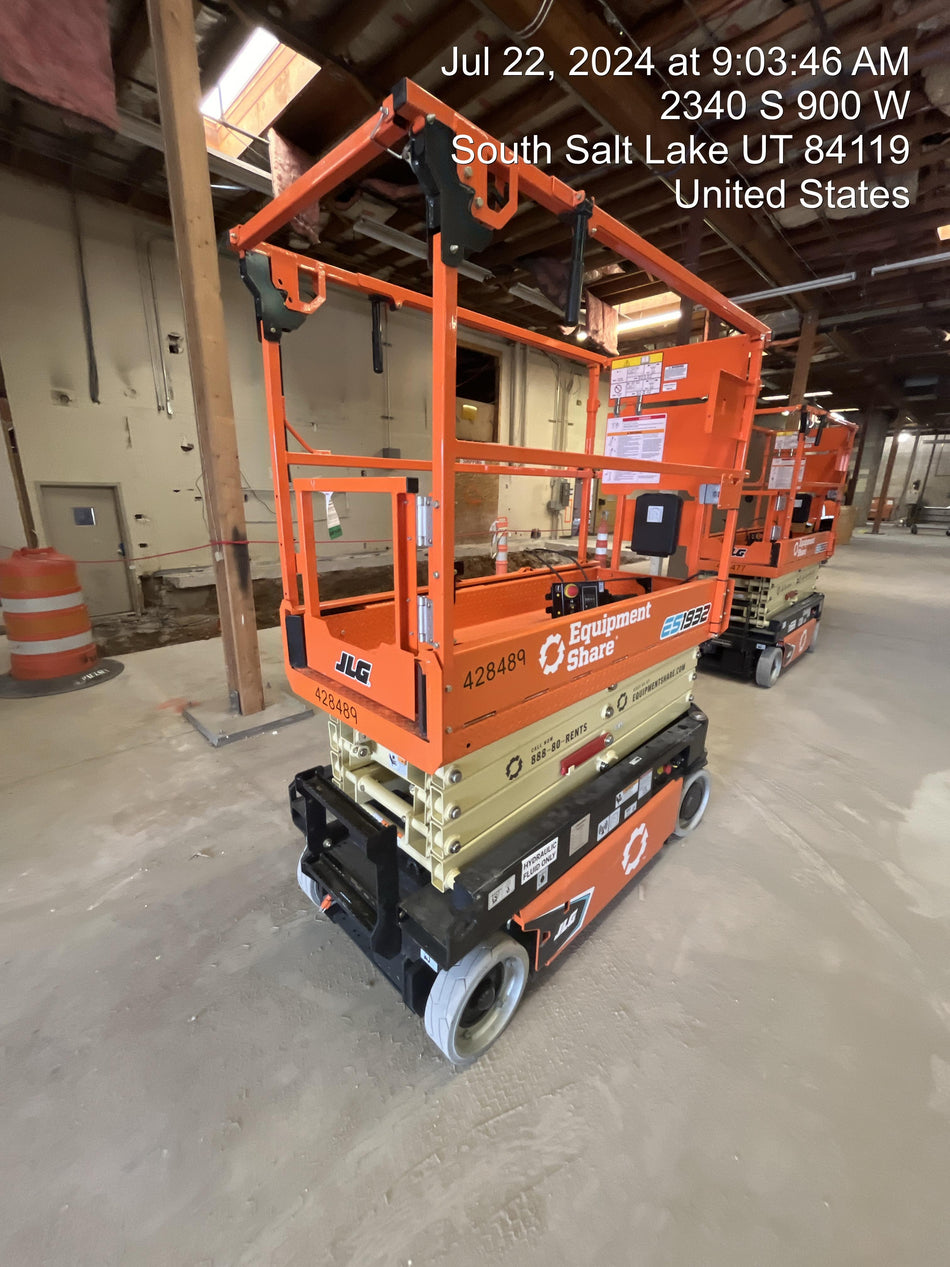 2024 JLG ES1932