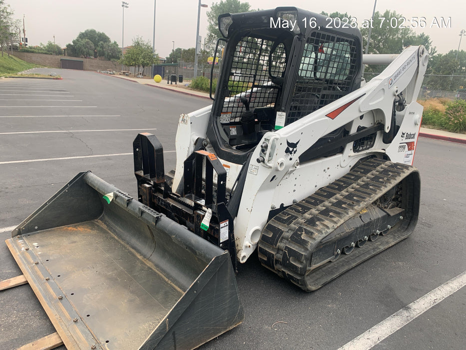 2022 TAKEUCHI 48" Pallet Forks - Takeuchi