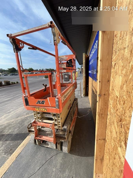 2021 JLG ES1932