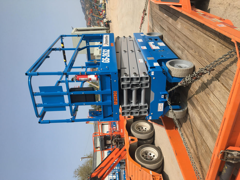 2020 Genie GS-2632 Solid NM Tires, Folding Rails with Half-Height Swing Gate, Beacon