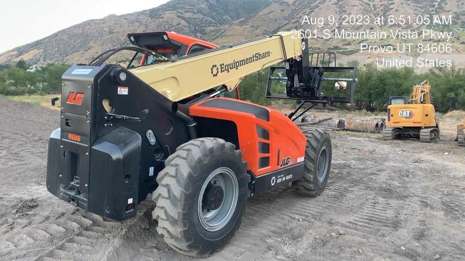 2023 JLG 1732