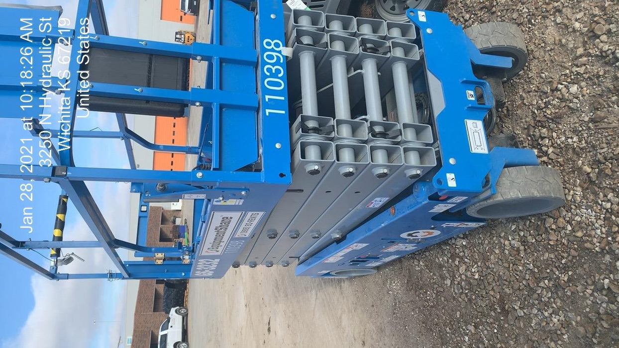 2020 Genie GS-3232 Standard, Folding half height swing gate, 800W Inverter