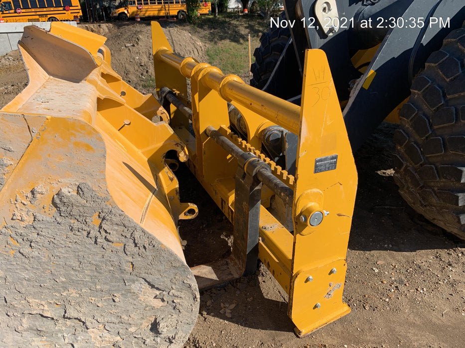 2020 JOHN DEERE 96" Loader Fork Carriage - John Deere