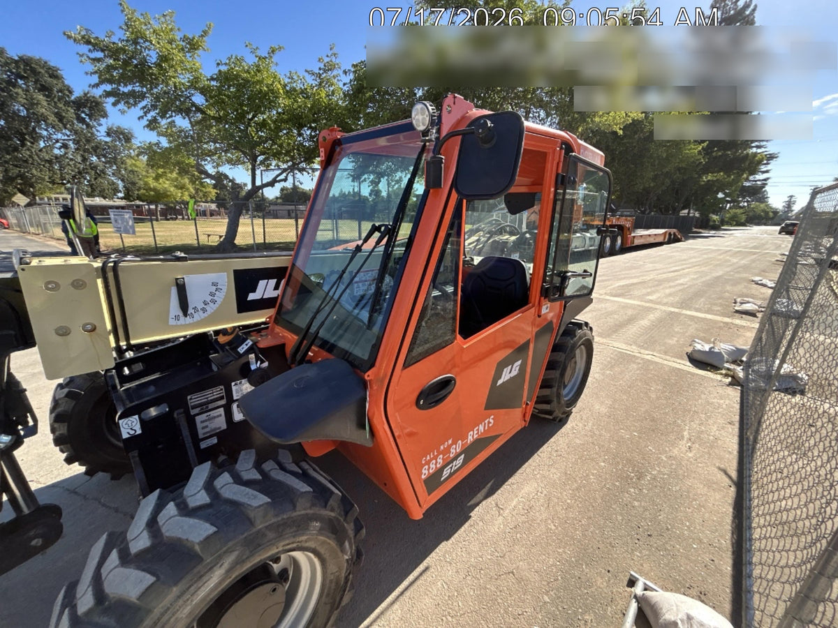2025 JLG 519