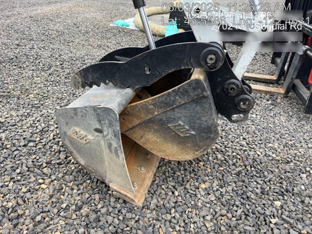 2025 TAKEUCHI 24" Bucket Takeuchi