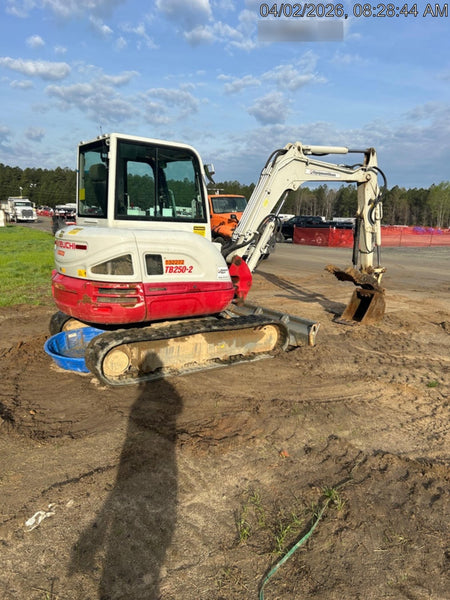 2020 TAKEUCHI TB250-2C