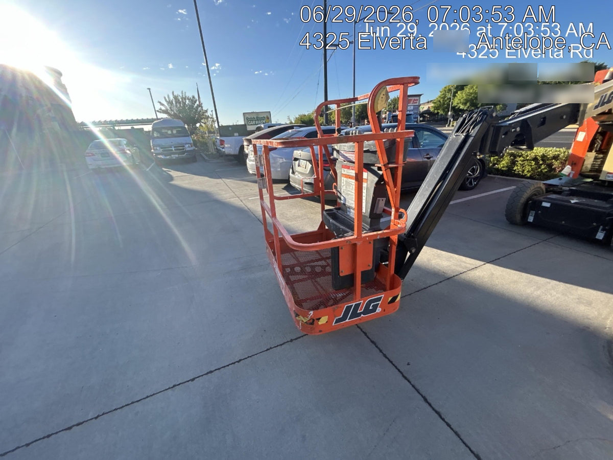 2025 JLG E300AJP