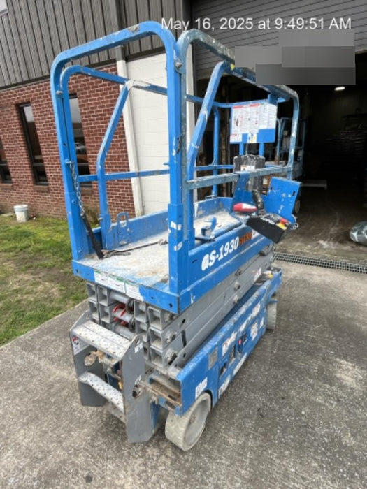 2019 Genie GS-1930 Fixed Rails with Chain Entry