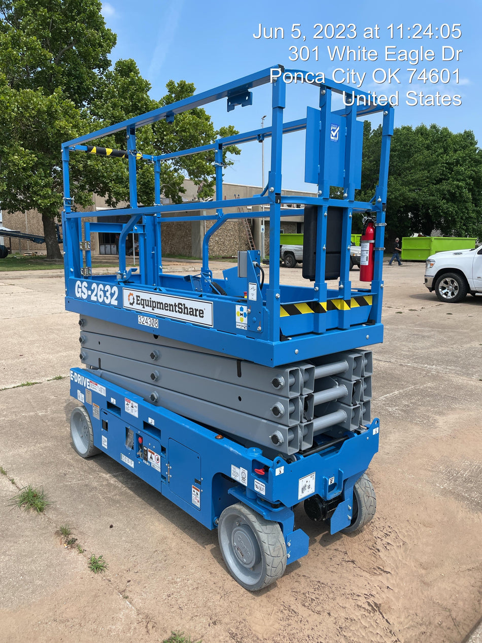 2023 GENIE GS-2632