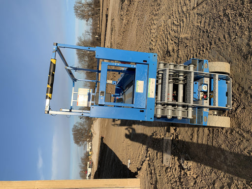 2019 Genie GS-2632 Folding rails with half height swing gate