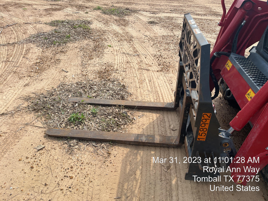 2021 PALADIN 48" Pallet Forks - Paladin