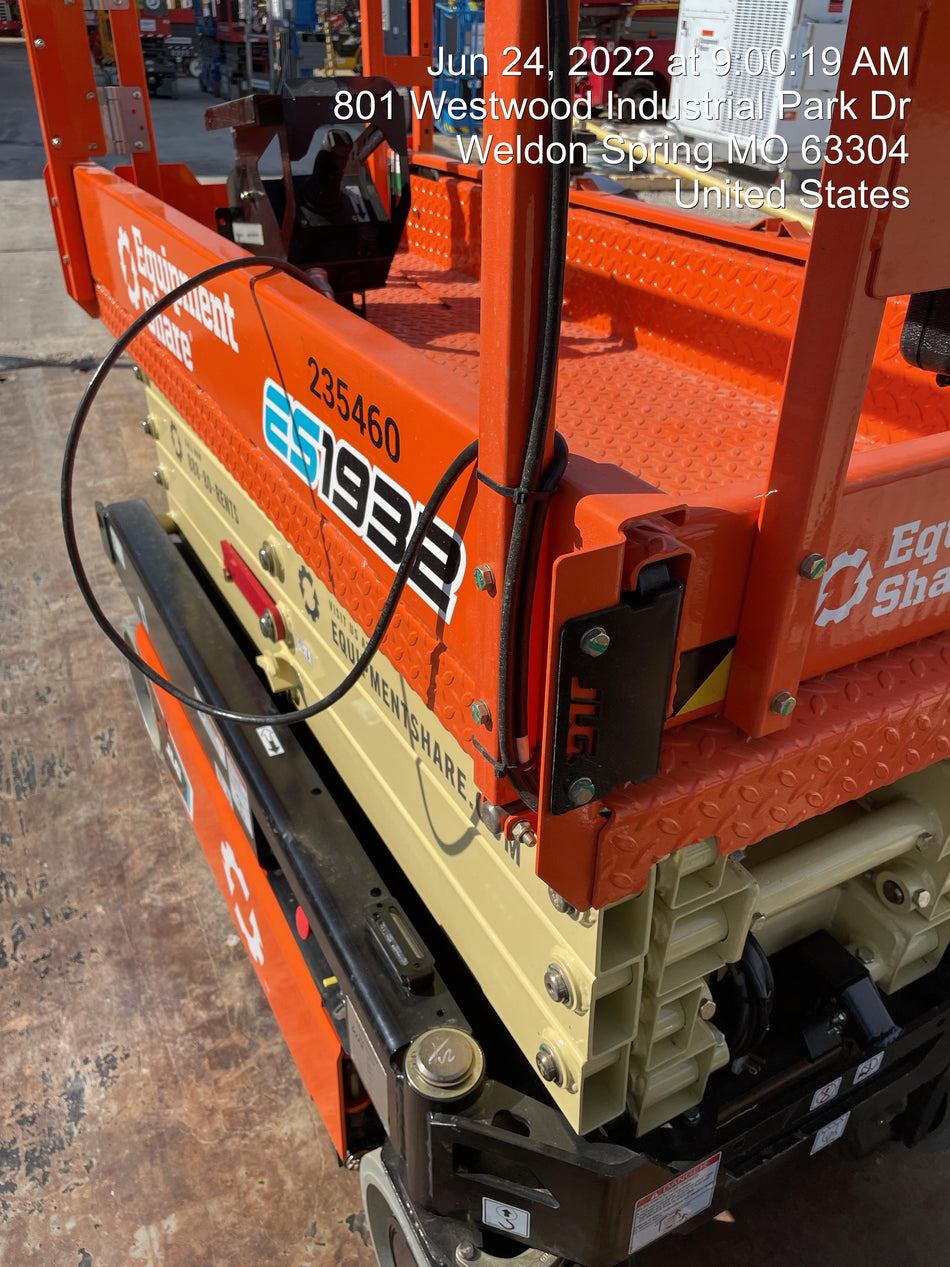 2022 JLG ES1932